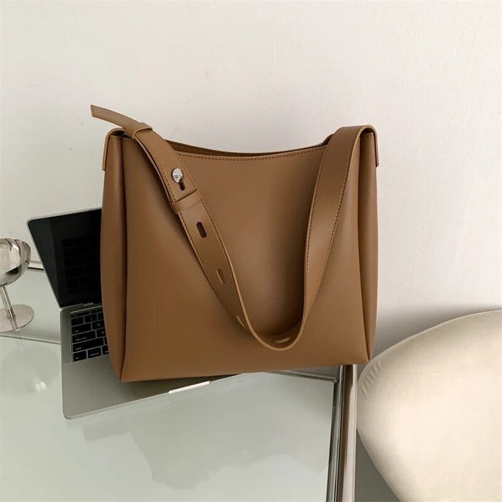 LILY - SPACIOUS BAG